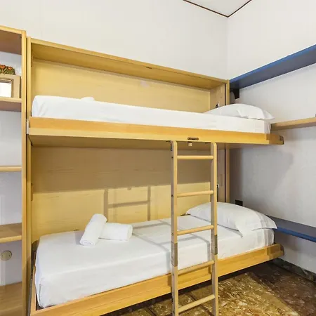 Appartamento Hostdomus - Bilocale Sul Borgo *